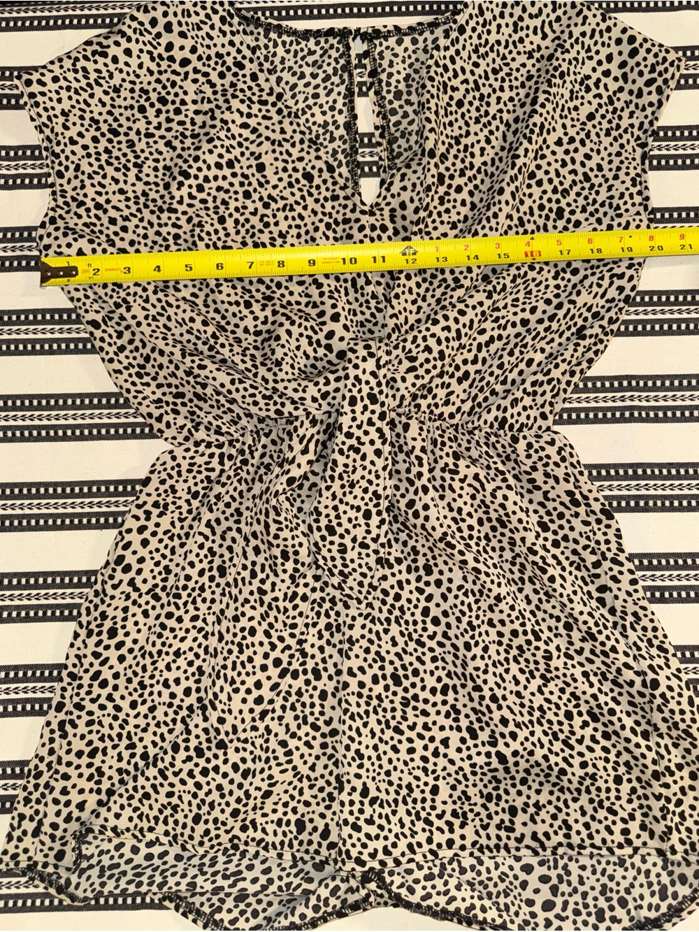 Francesca's Collections Beige and Black Leopard Print Open-Back Romper, M - Picture 11 of 13